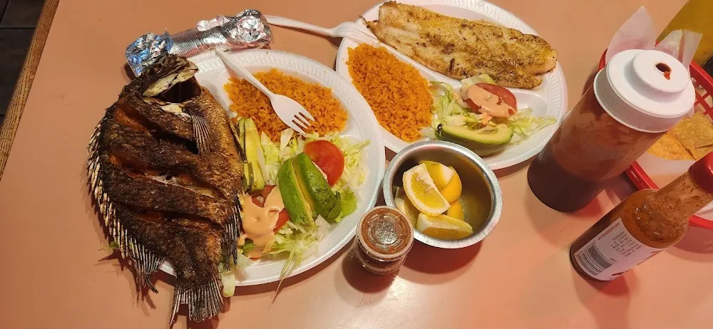 Tilapia Mojarra Frita Plate Y Grill Fish Filette Plate